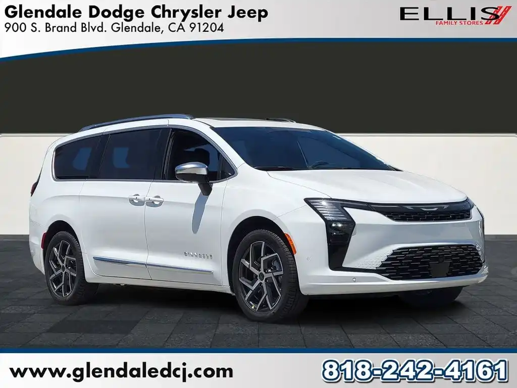 2027 Chrysler Pacifica Pinnacle AWD's photo