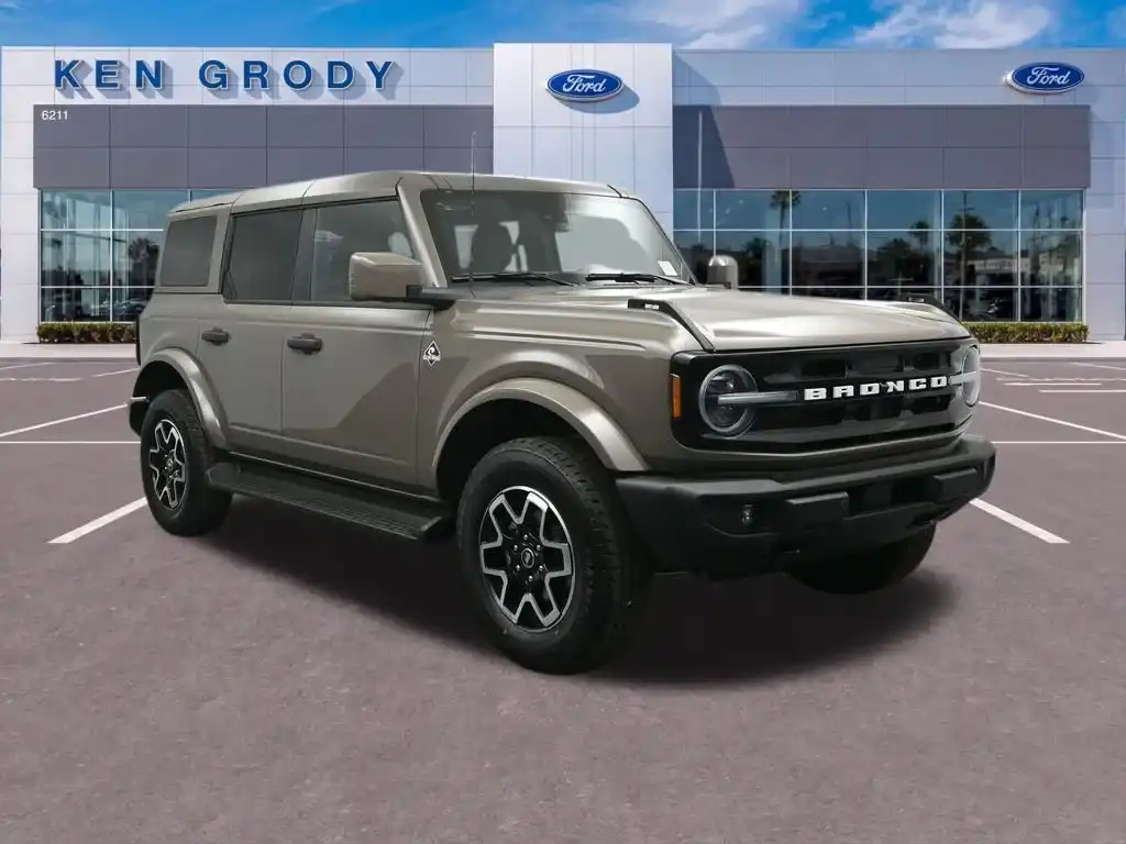 2026 Ford Bronco Outer Banks 4x4's photo