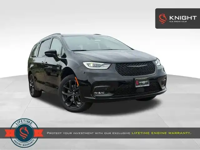 2026 Chrysler Pacifica Select AWD's photo