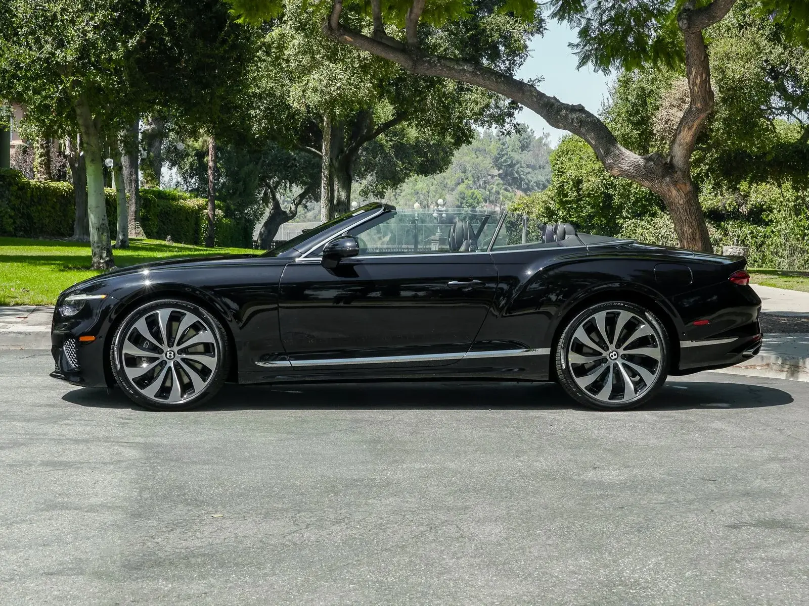 2026 Bentley Continental GT Base photo 3