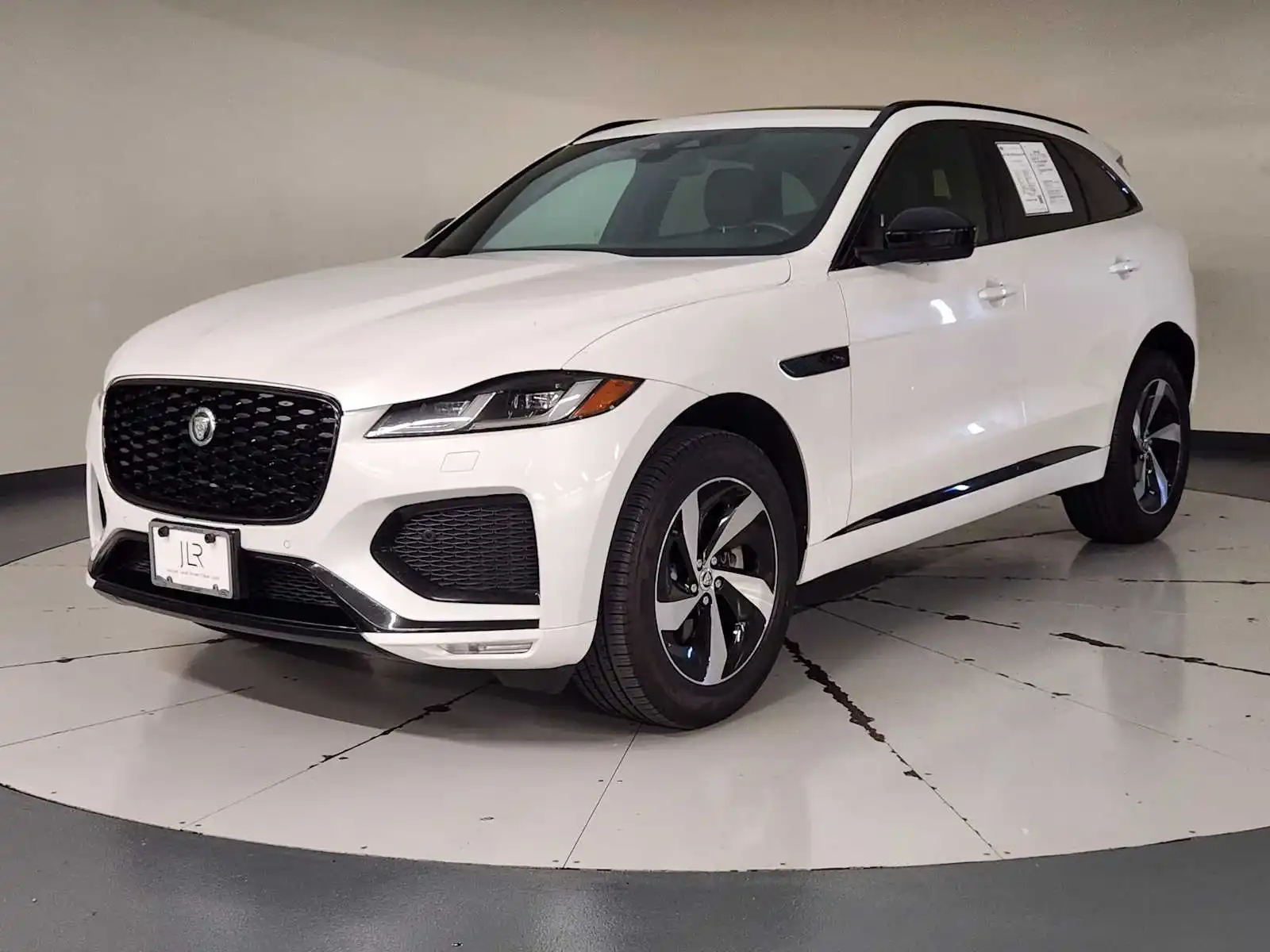 2025 Jaguar F-PACE P250 R-Dynamic S's photo