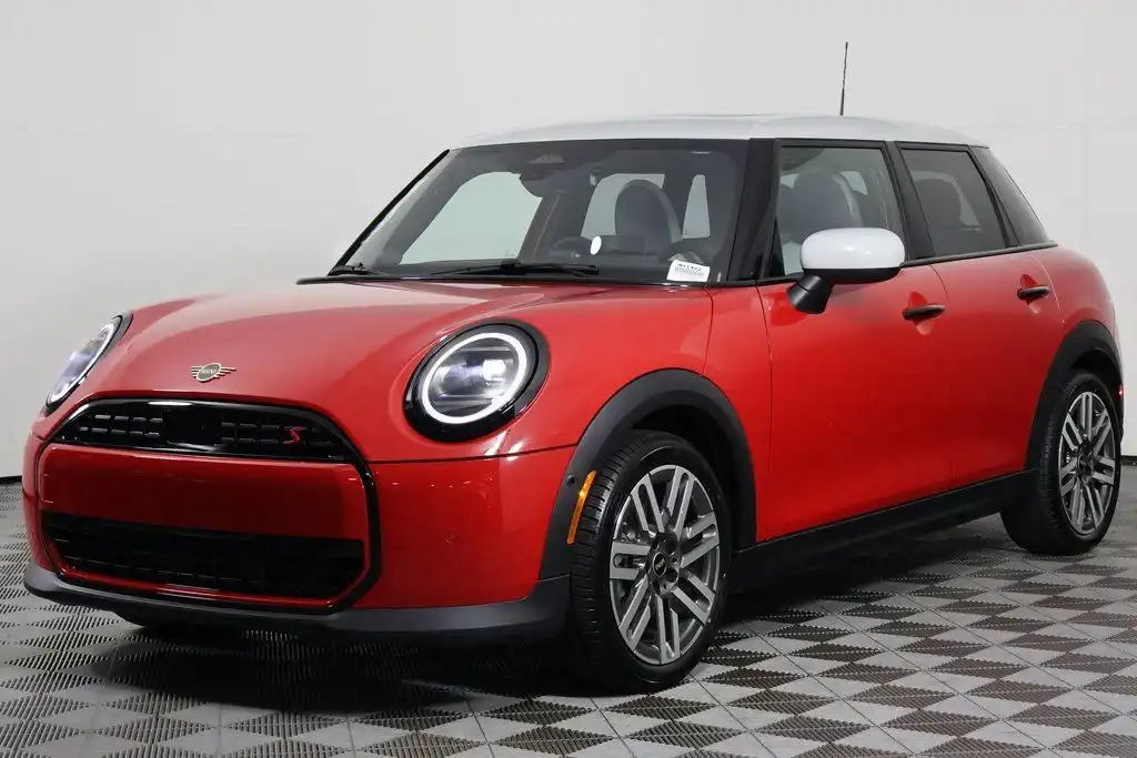 2026 MINI Hardtop Cooper S Signature's photo