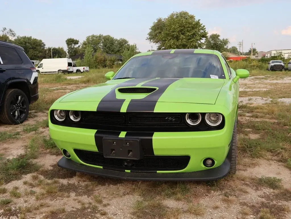 2023 Dodge Challenger R/T photo 3