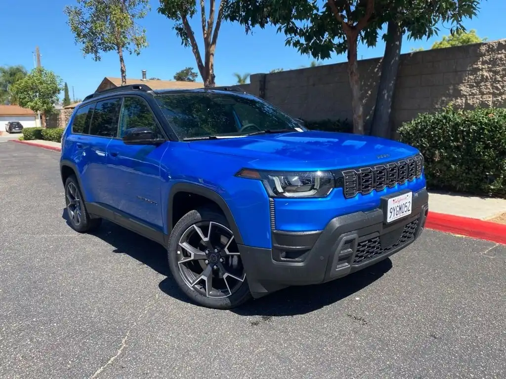 2026 Jeep Cherokee Overland HEV 4X4's photo