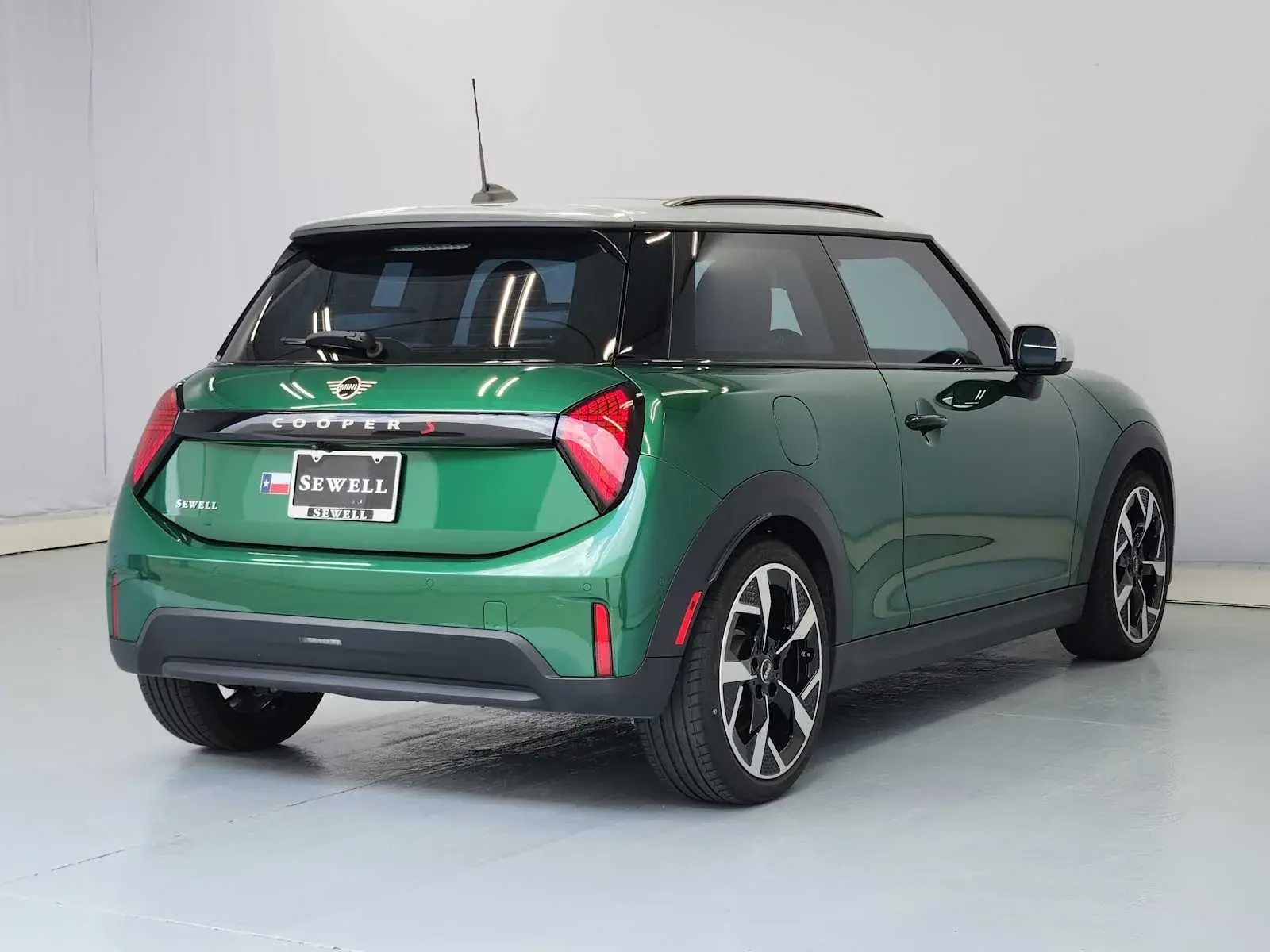 2025 MINI Hardtop Cooper S photo 4