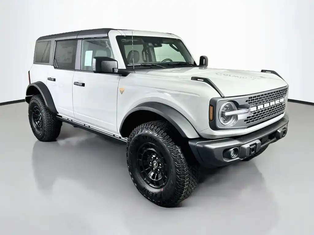2026 Ford Bronco Badlands 4WD's photo