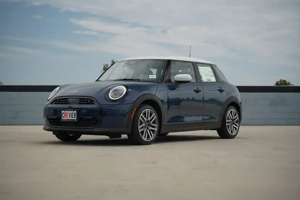 2026 MINI Hardtop Cooper S's photo