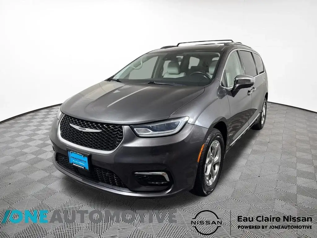 2021 Chrysler Pacifica Limited photo 1