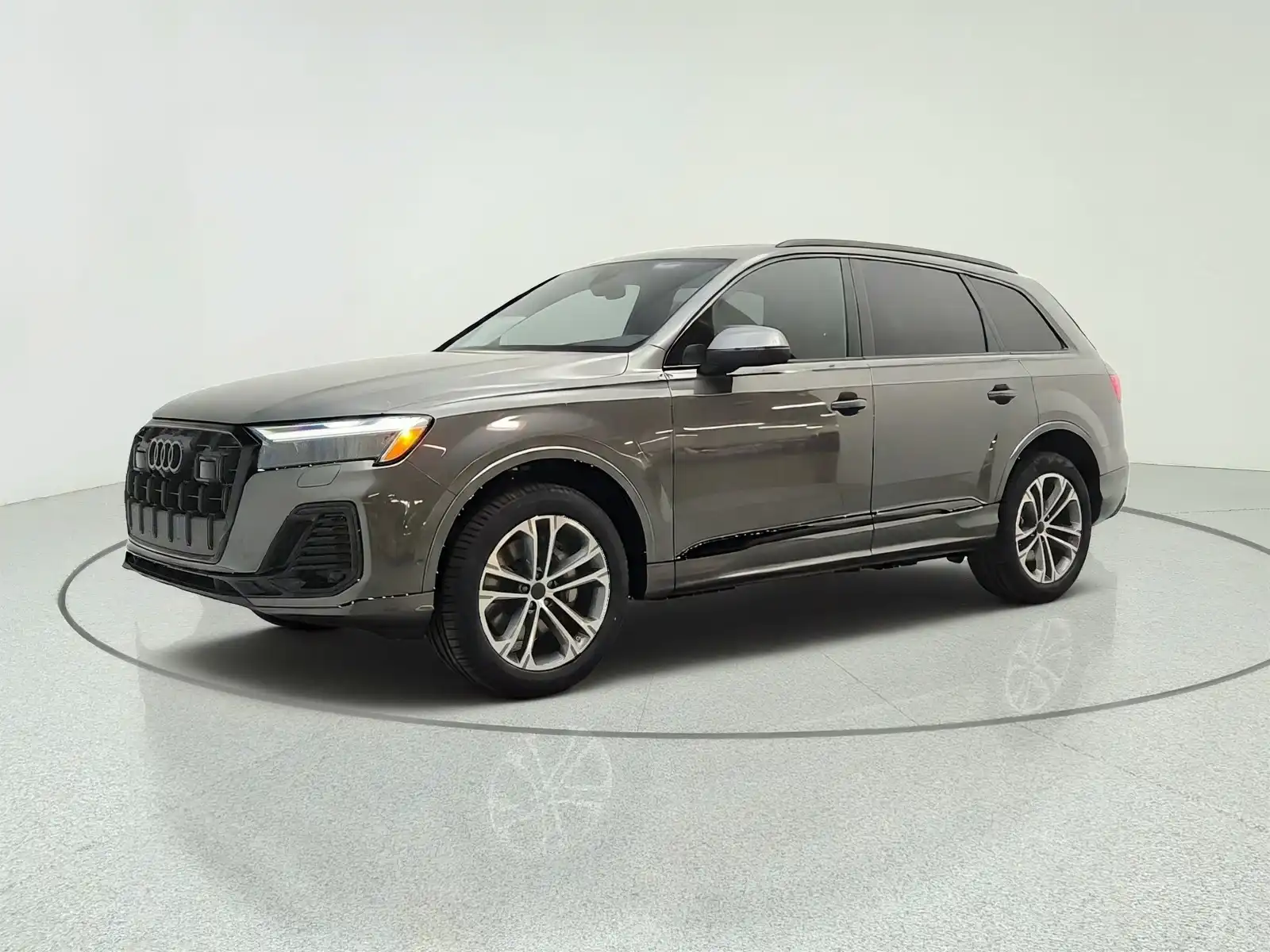2026 Audi Q7 45 Premium Plus quattro Tiptronic's photo