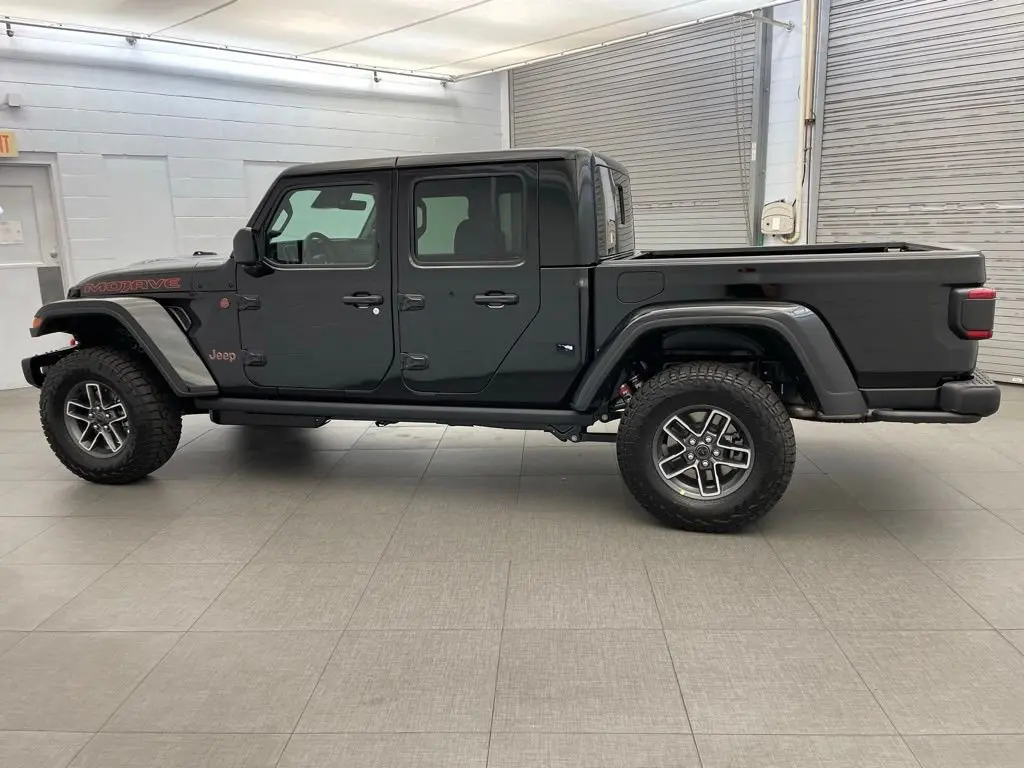 2026 Jeep Gladiator Mojave X Auto photo 4