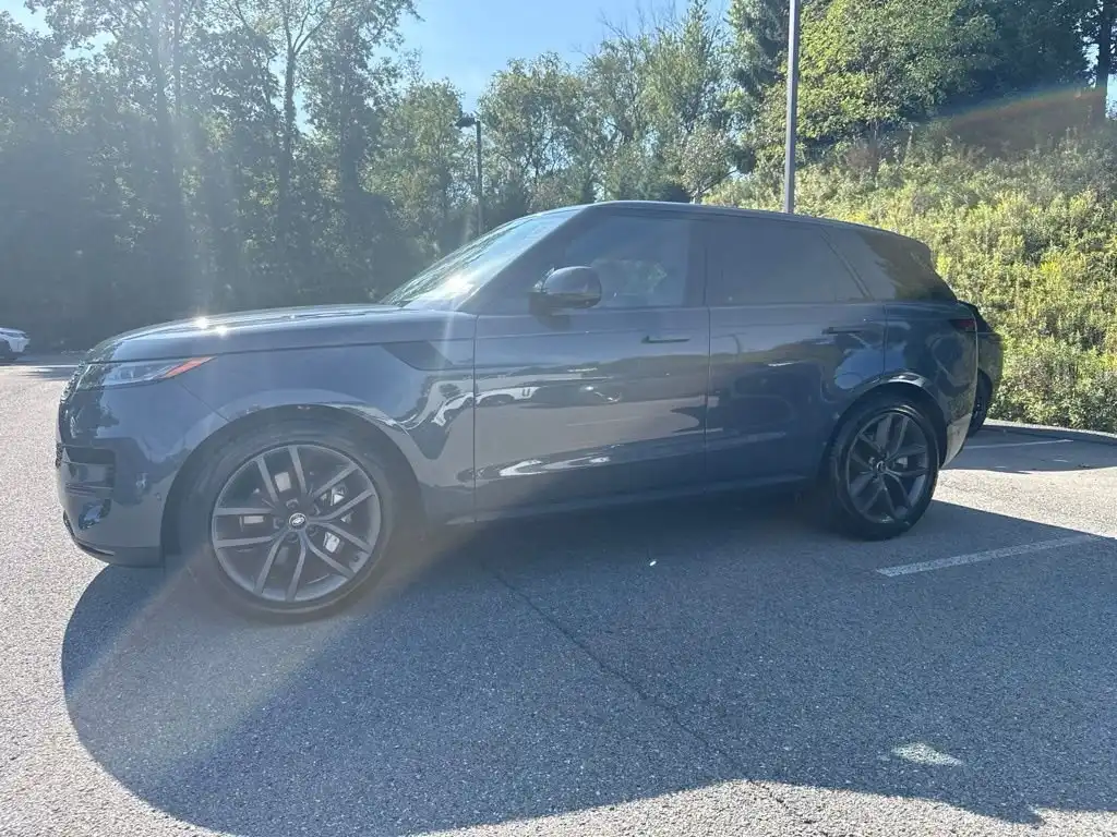 2025 Land Rover Range Rover Sport P360 MHEV SE's photo