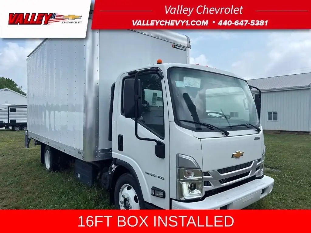 2023 Chevrolet Low Cab Forward's photo
