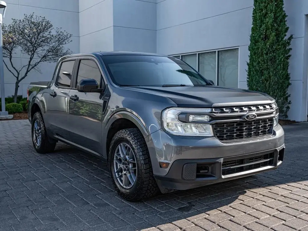 2022 Ford Maverick XLT AWD photo 3