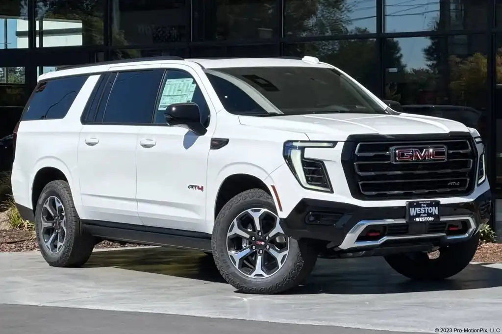2026 GMC Yukon AT4 4WD's photo