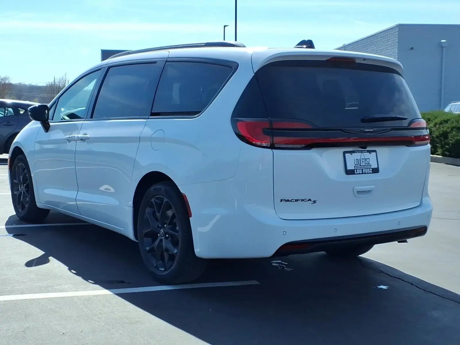 2026 Chrysler Pacifica Select photo 4