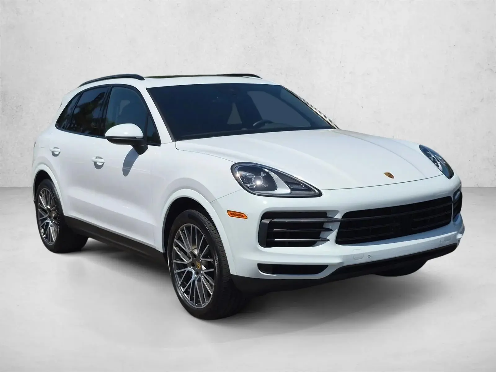 2023 Porsche Cayenne Platinum Edition photo 3