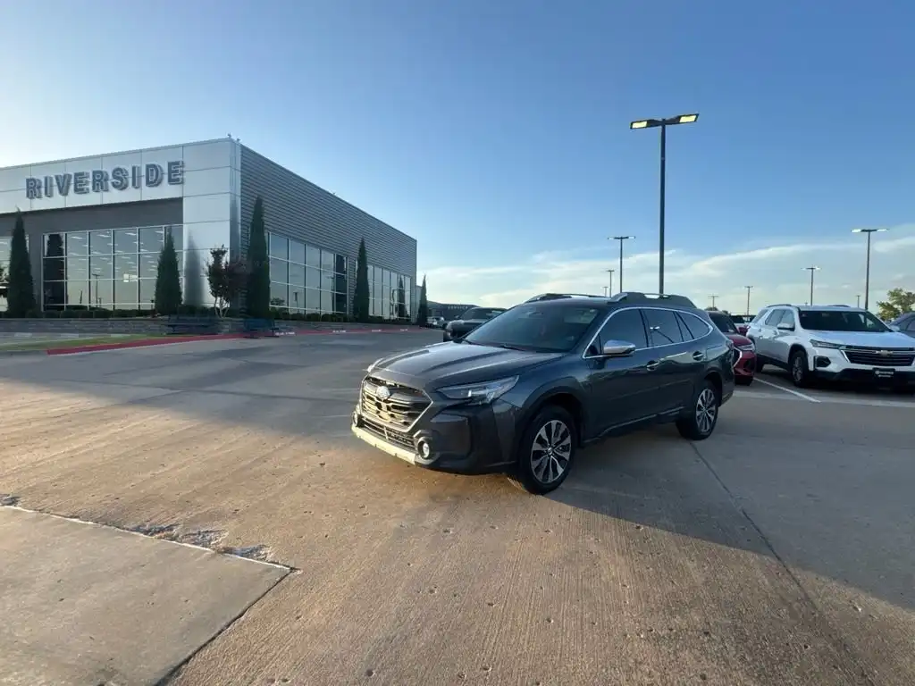 2025 Subaru Outback Touring XT's photo