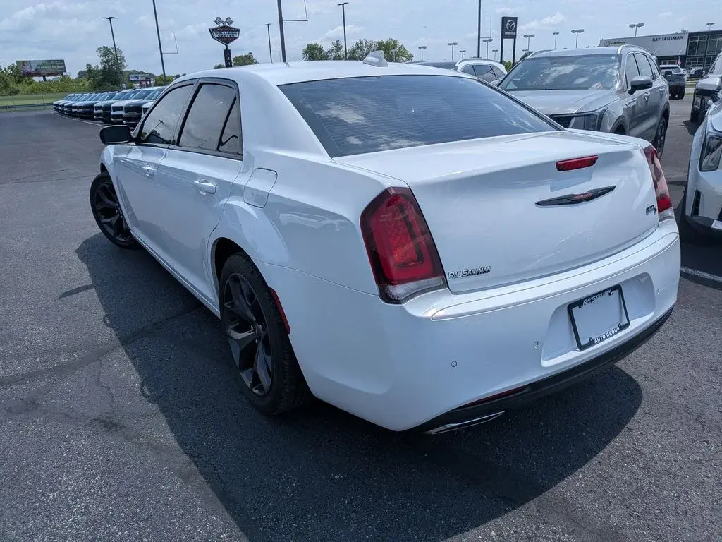 2021 Chrysler 300 S photo 5