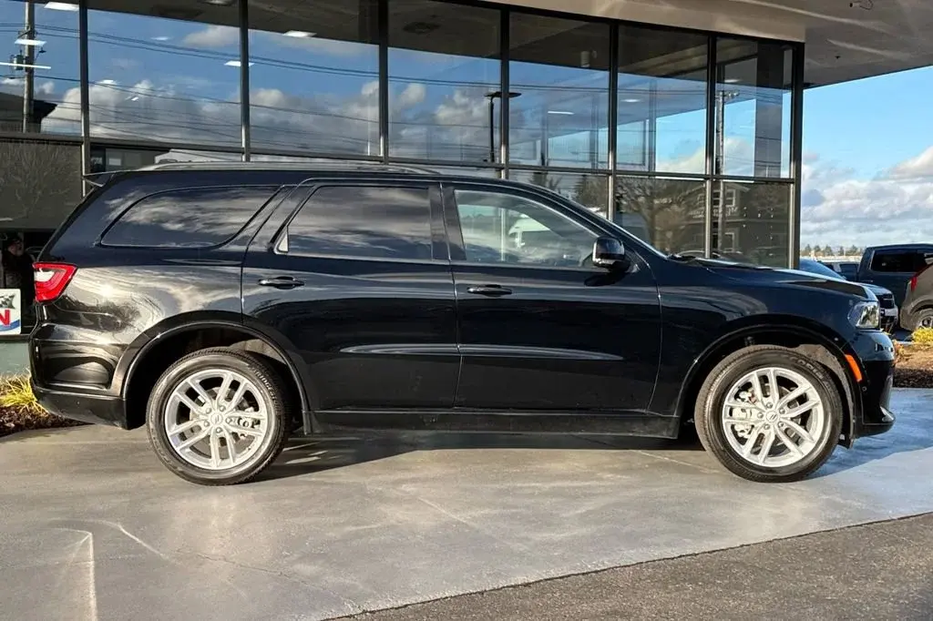 2025 Dodge Durango GT AWD Plus photo 3