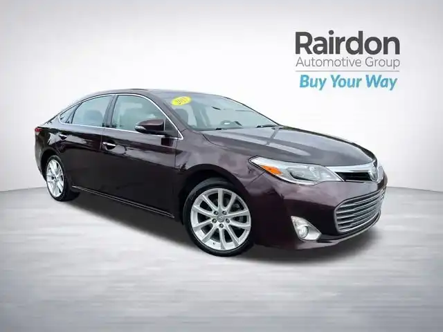 2015 Toyota Avalon Limited's photo