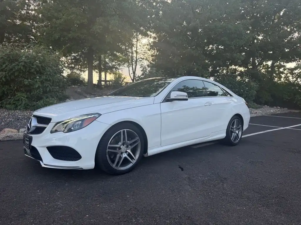 2016 Mercedes-Benz E-Class E400 4MATIC's photo