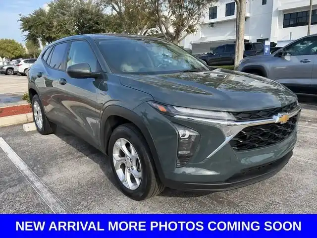 2025 Chevrolet Trax LS's photo