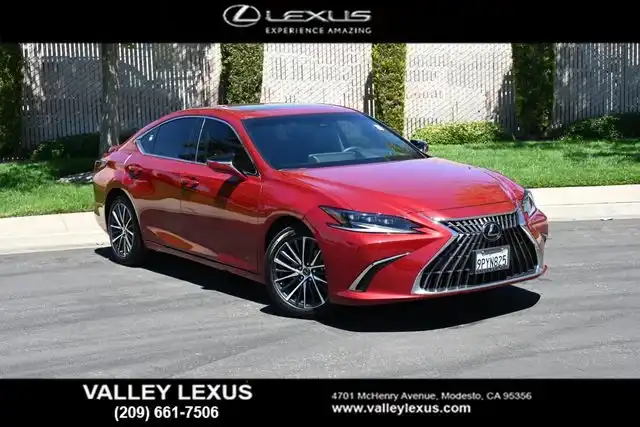2024 Lexus ES 300h 300h's photo