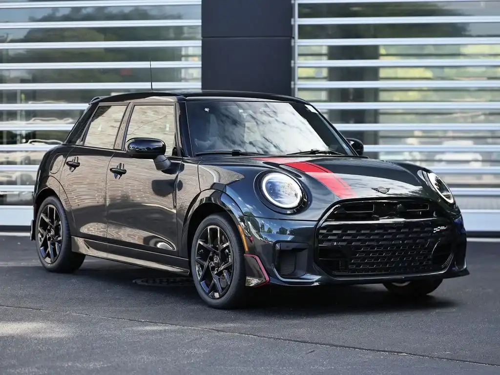 2026 MINI Hardtop Cooper S's photo
