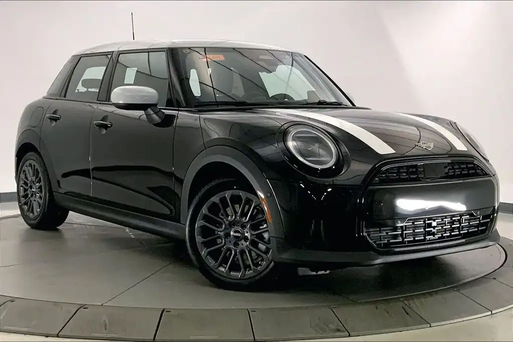 2026 MINI Hardtop's photo
