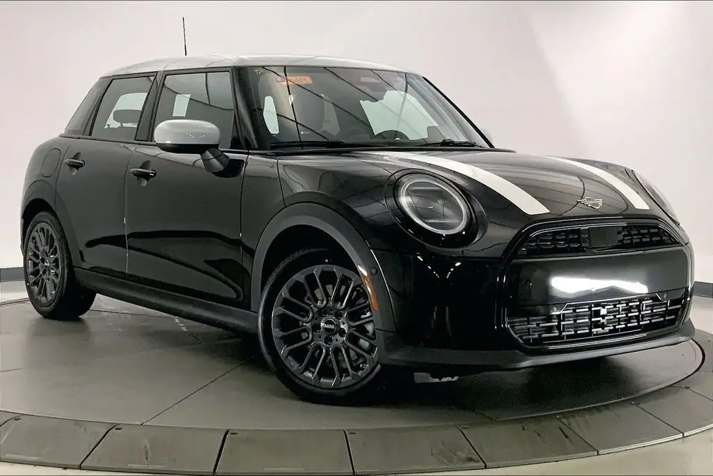 2026 MINI Hardtop's photo