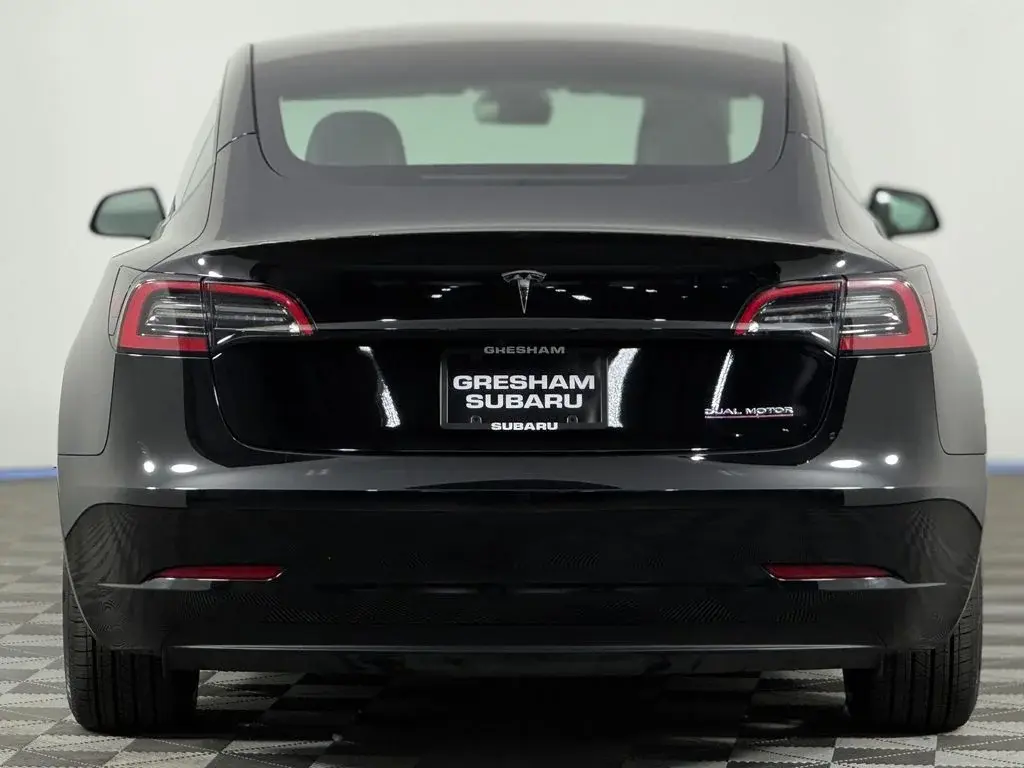 2023 Tesla Model 3 Performance photo 5
