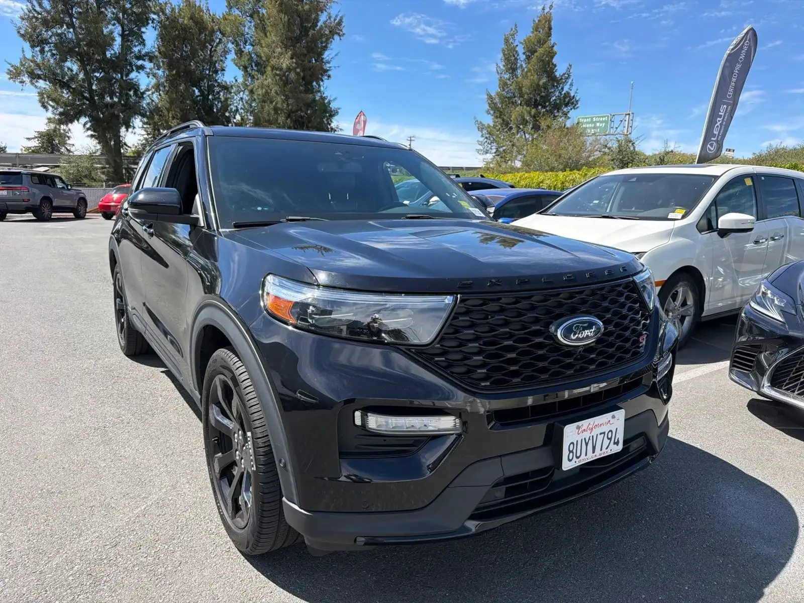 2021 Ford Explorer ST 4WD photo 1