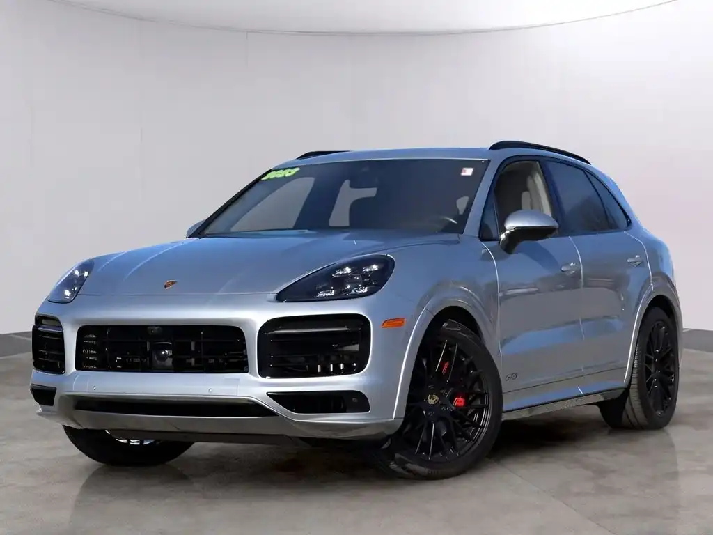 2023 Porsche Cayenne GTS's photo