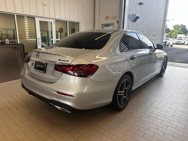 2022 Mercedes-Benz E-Class E350 4MATIC photo 3