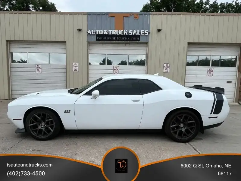 2016 Dodge Challenger Scat Pack photo 1