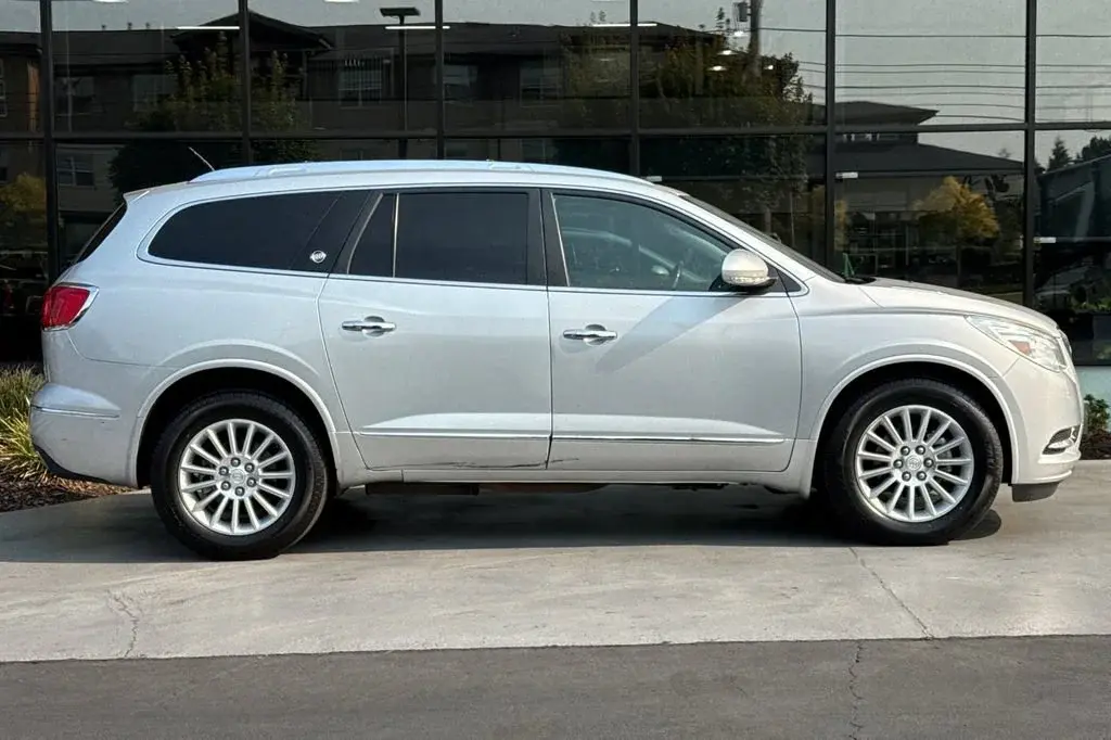2017 Buick Enclave Premium AWD photo 3