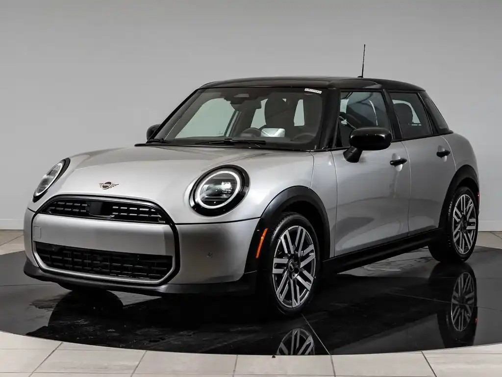 2026 MINI Hardtop's photo