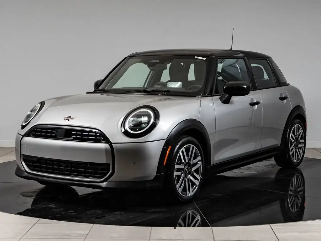 2026 MINI Hardtop's photo