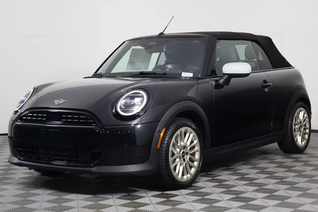 2026 MINI Convertible Cooper Signature's photo