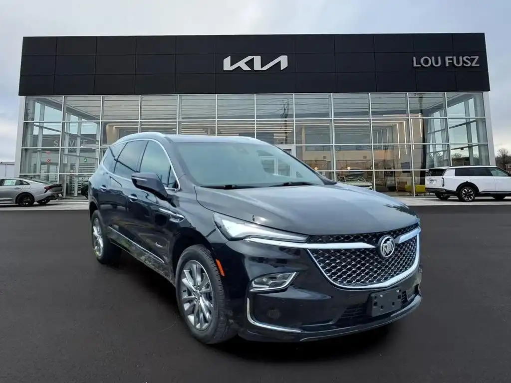 2023 Buick Enclave Avenir AWD's photo