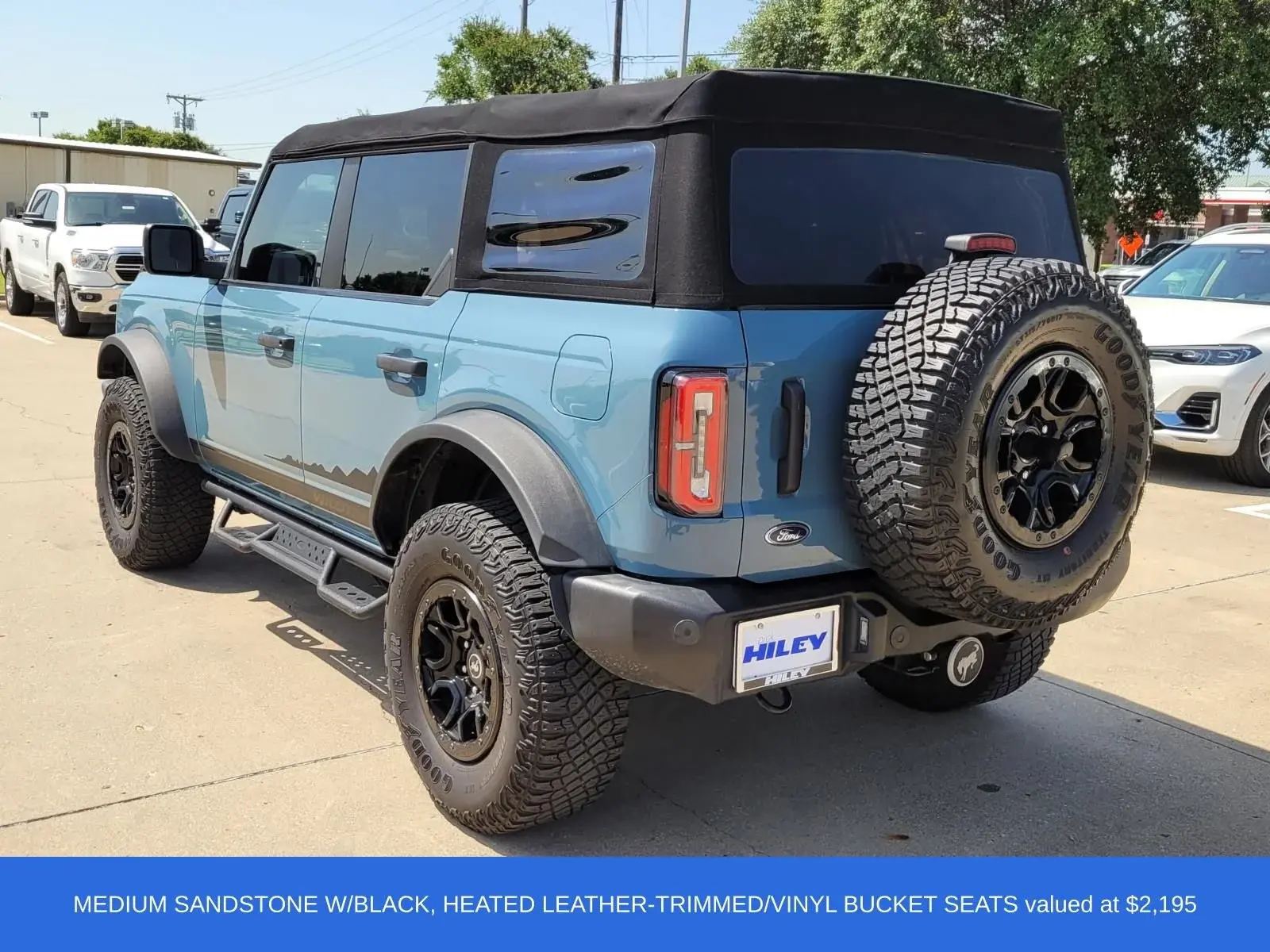 2022 Ford Bronco Base Advanced 4x4 photo 3