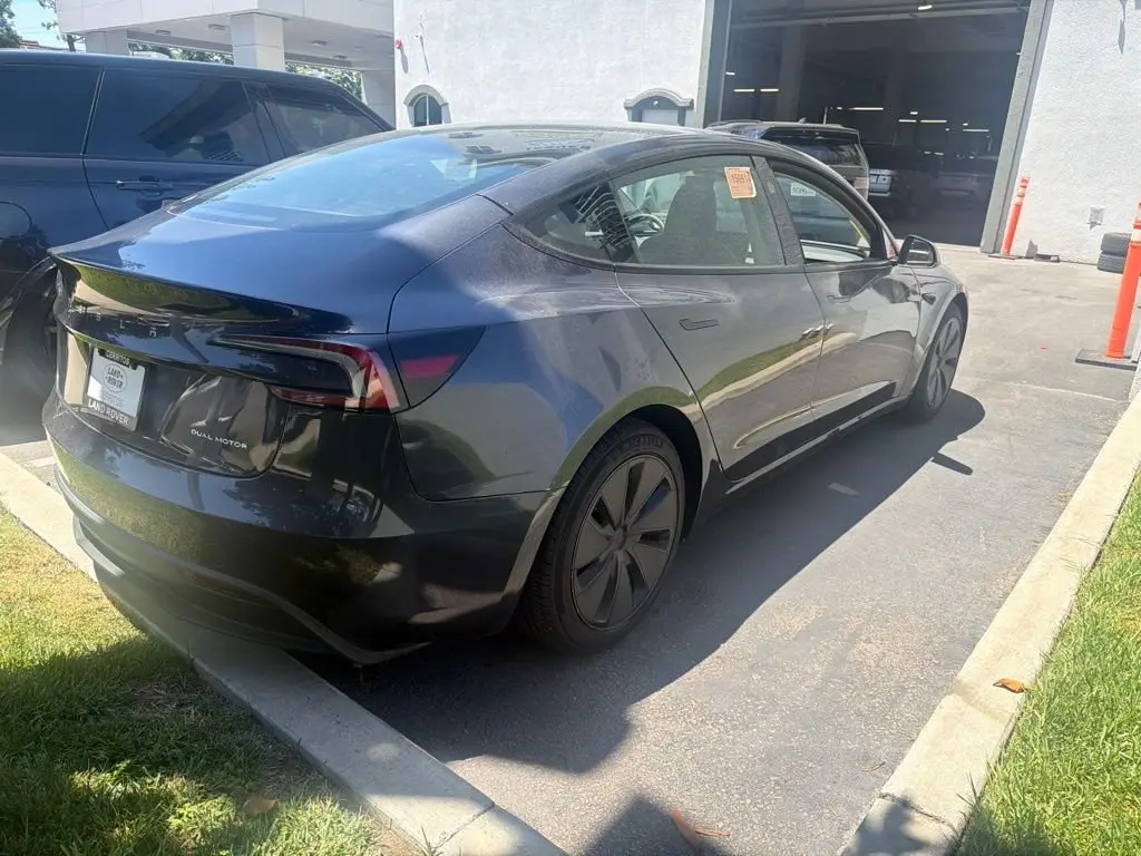 2024 Tesla Model 3 Long Range AWD photo 3