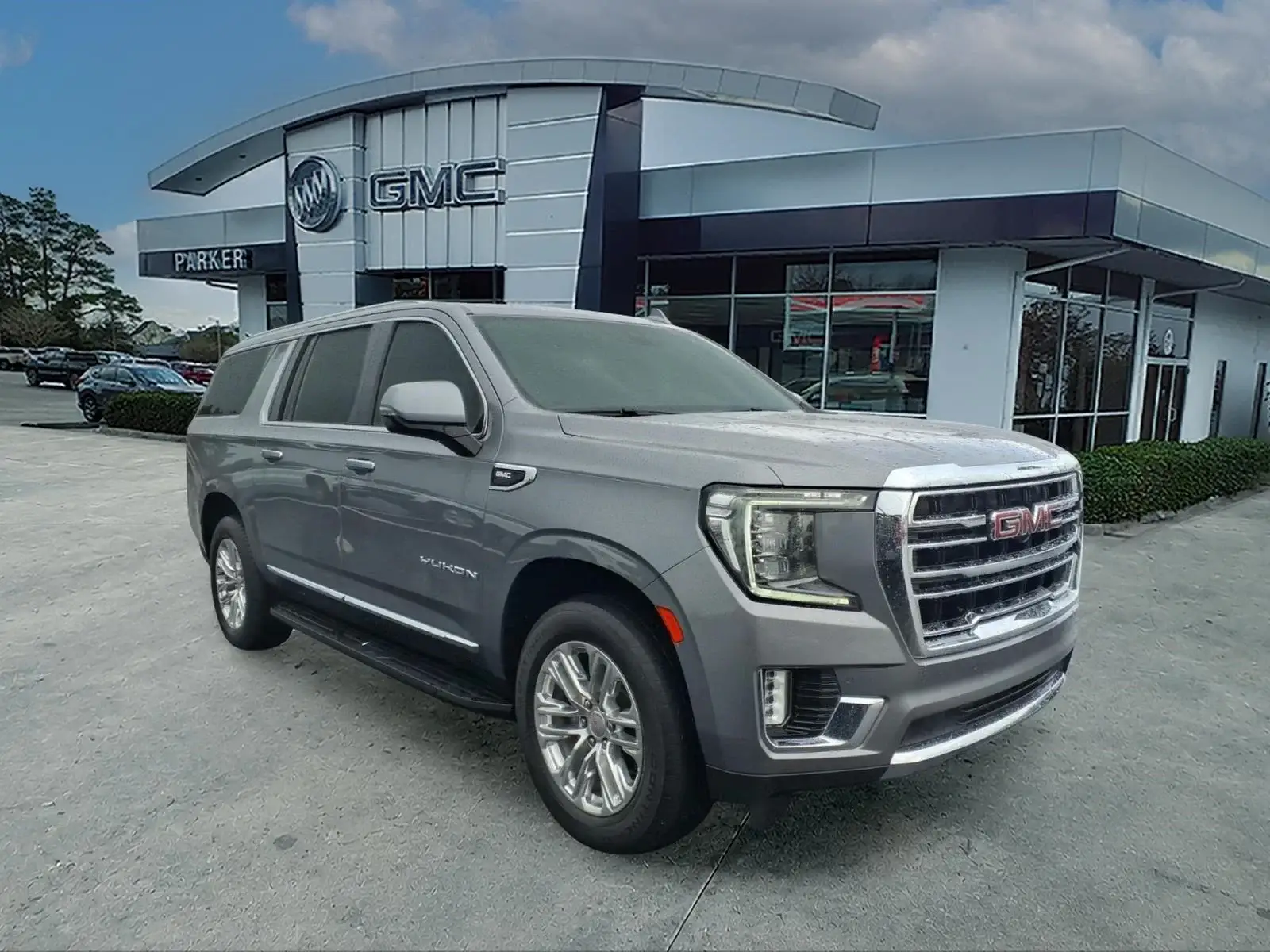 2021 GMC Yukon 4WD SLT photo 1