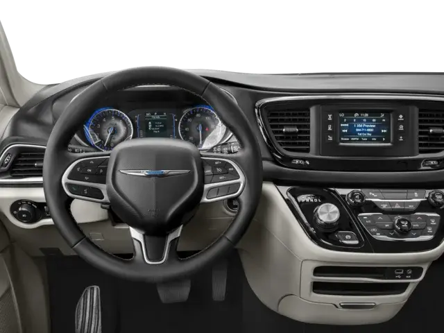 2018 Chrysler Pacifica Touring Plus photo 4