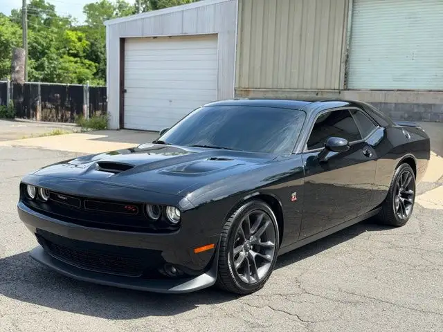 2023 Dodge Challenger R/T Scat Pack photo 1