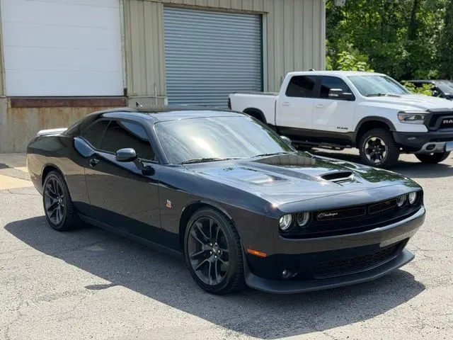 2023 Dodge Challenger R/T Scat Pack photo 3