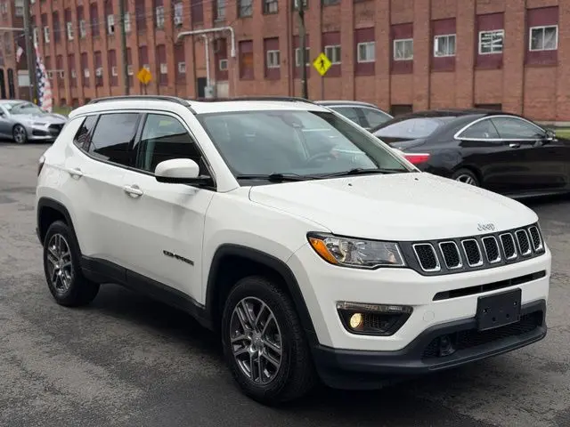 2020 Jeep Compass Sun & Safety 4X4 photo 3