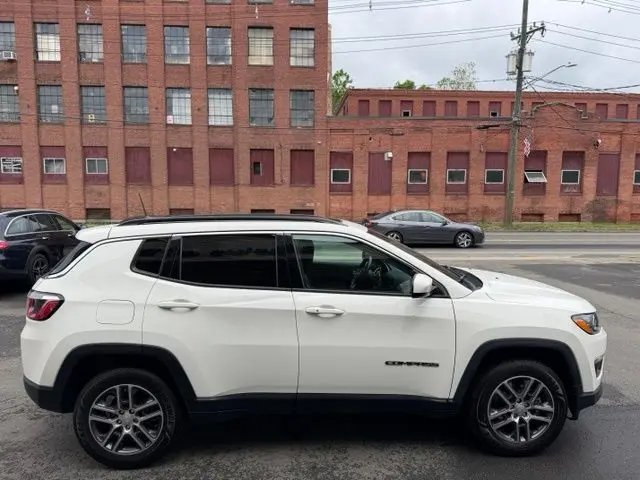 2020 Jeep Compass Sun & Safety 4X4 photo 4