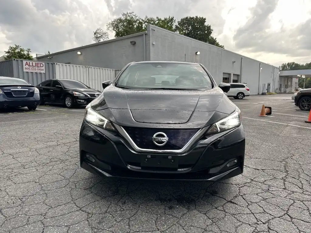 2020 Nissan Leaf SV's photo