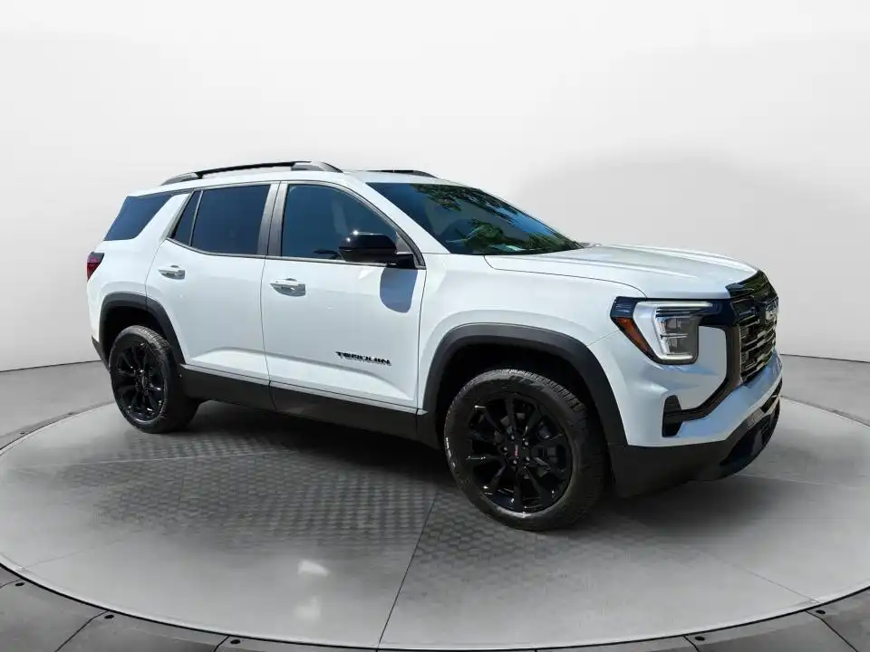 2027 GMC Terrain Elevation FWD's photo
